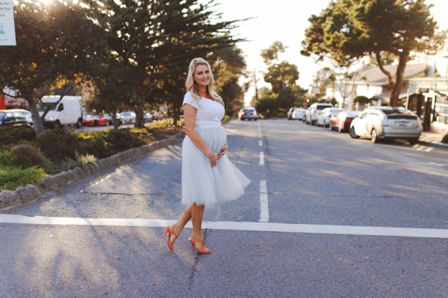 Charming Carmel By The Sea Gender Reveal, maternity pictures, what to wear for maternity pictures