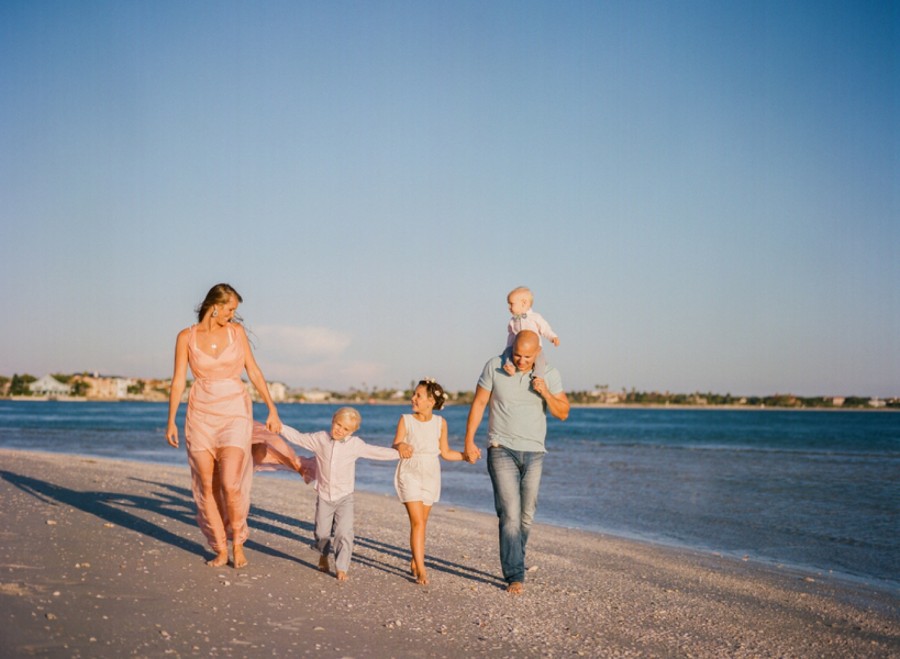 Sunny Beach Family Session, film family pictures, film beach pictures
