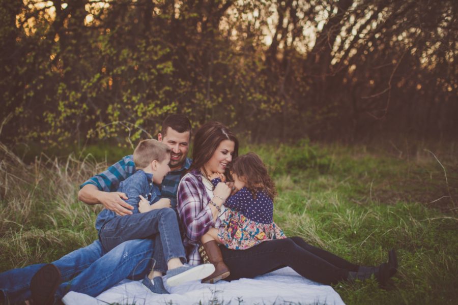 Rustic Spring Family Session, what to wear for family pictures, family poses