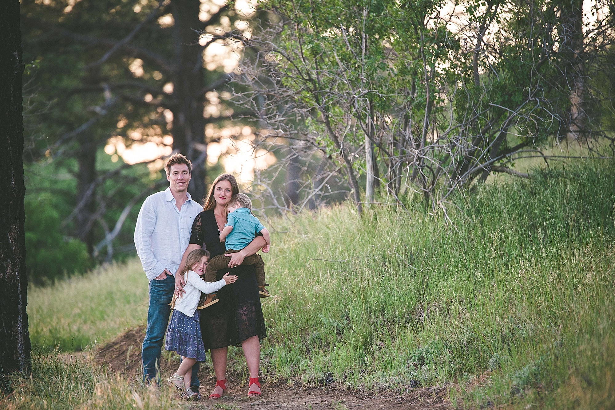 Hillside Adventure in California, family pictures, what to wear for family pictures