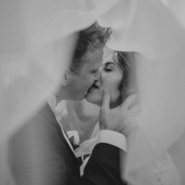 bride and groom picture ideas, daily fan favorite