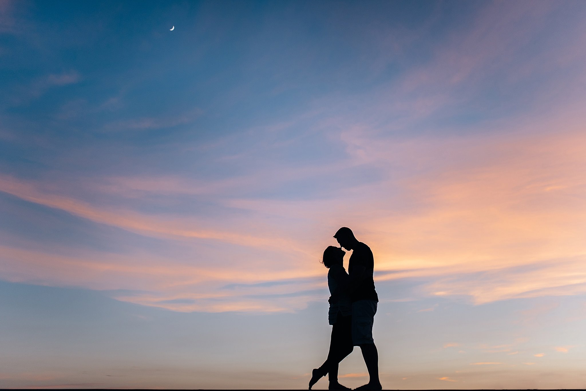 silhouette couple portraits, the daily story