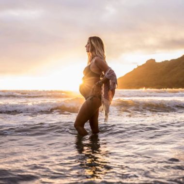 beach maternity pictures, daily fan favorite