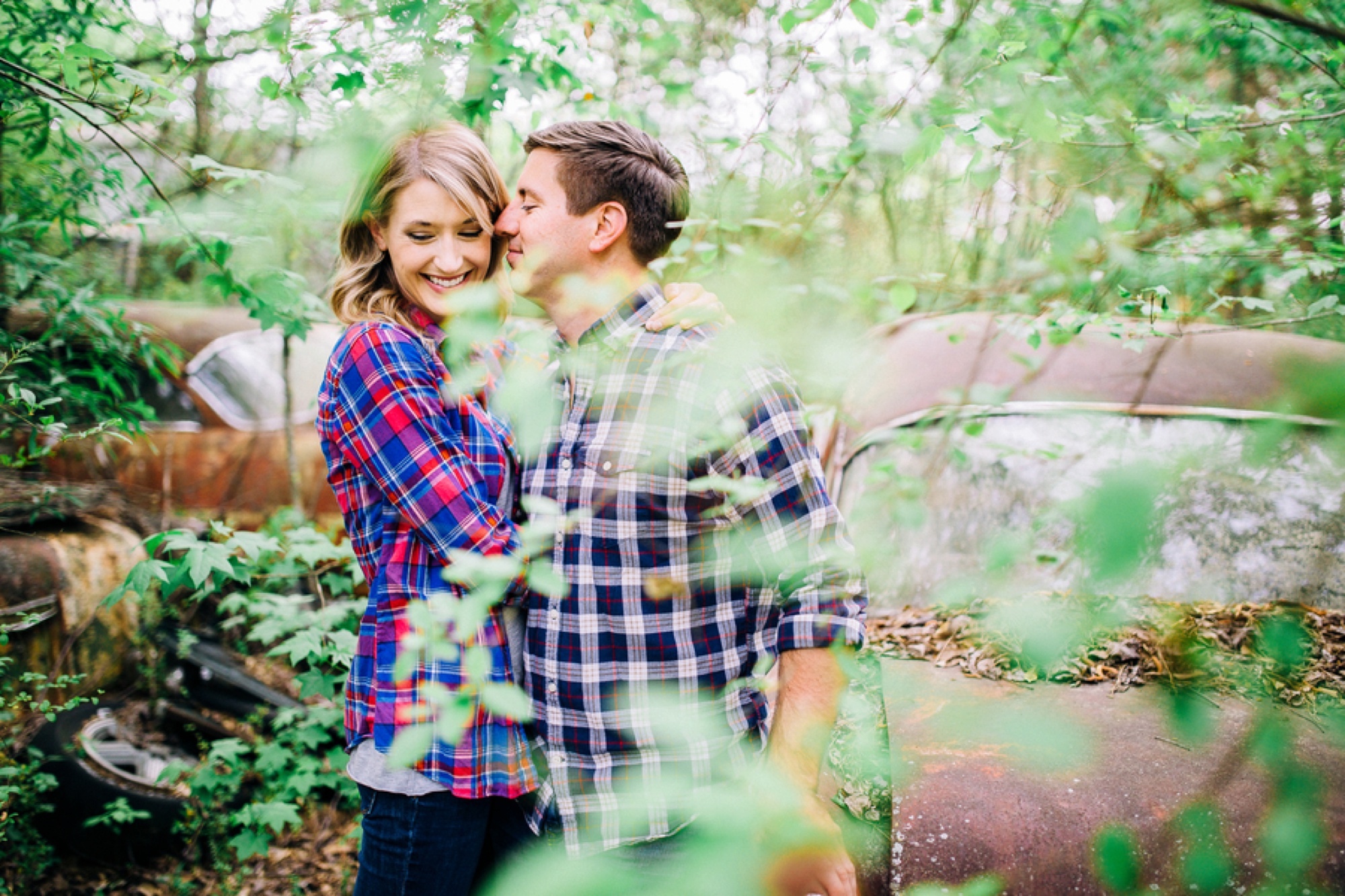 couple picture ideas, styled engagment picture ideas, Vintage Junkyard Couple Session