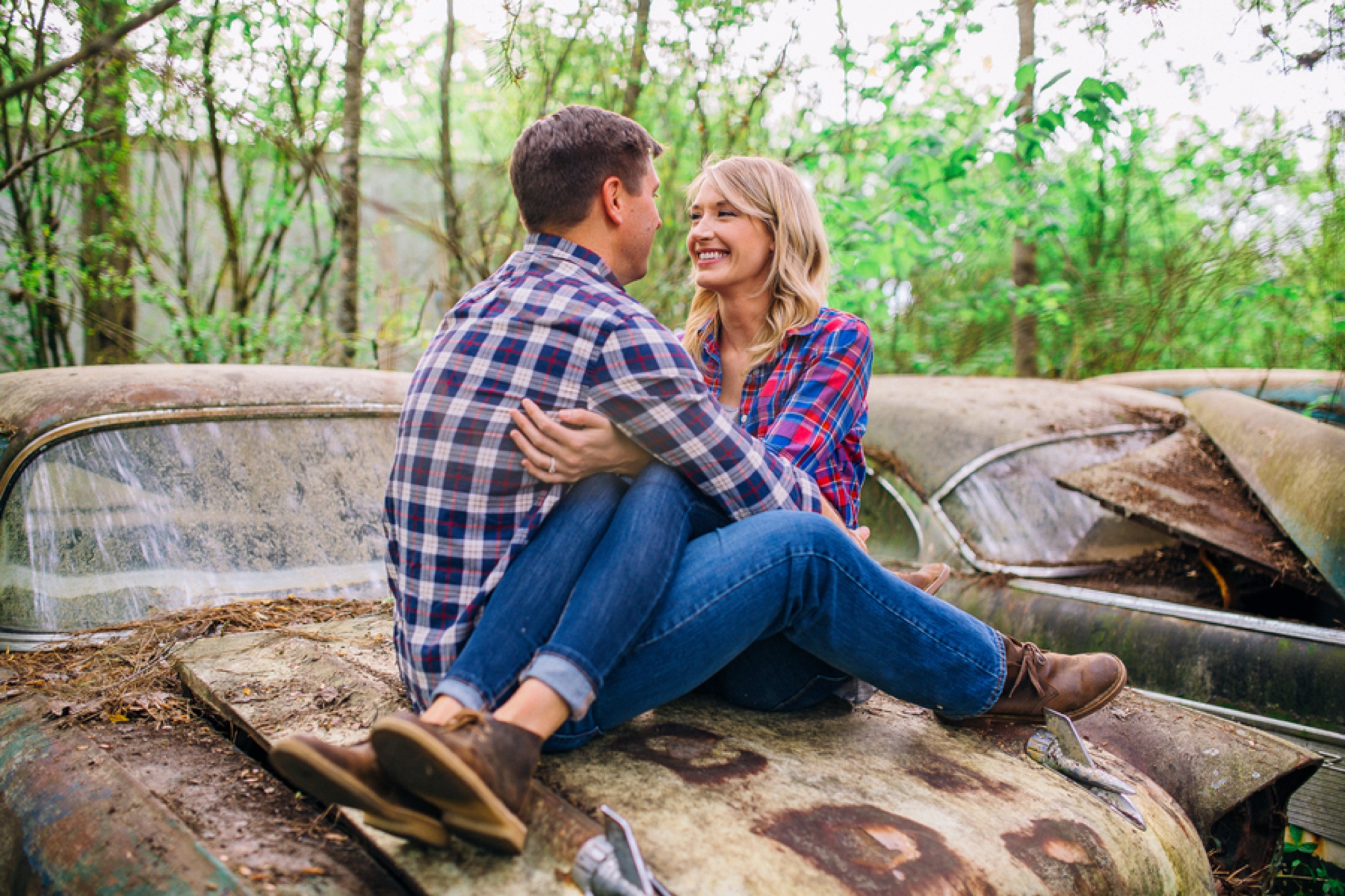 couple picture ideas, styled engagment picture ideas, Vintage Junkyard Couple Session