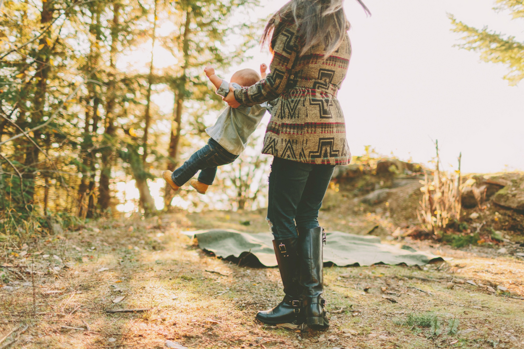 family of 3 picture ideas, camping family pictures, rustic family pictures, what to wear for family pictures, Rustic Mountain Top Family Session
