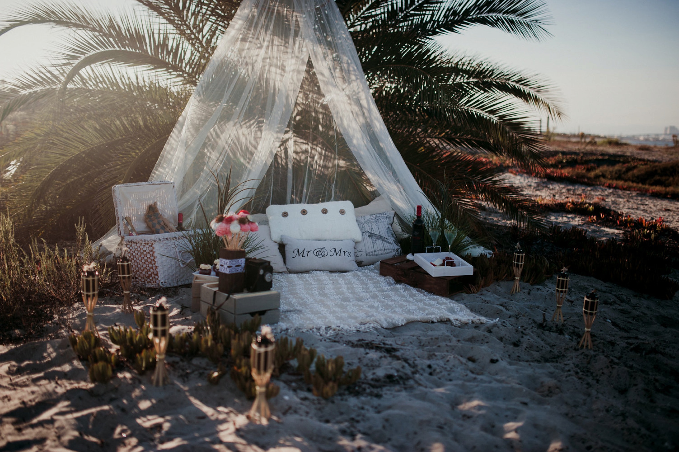styled picture ideas, couple picture ideas, Romantic Beach Couple Session