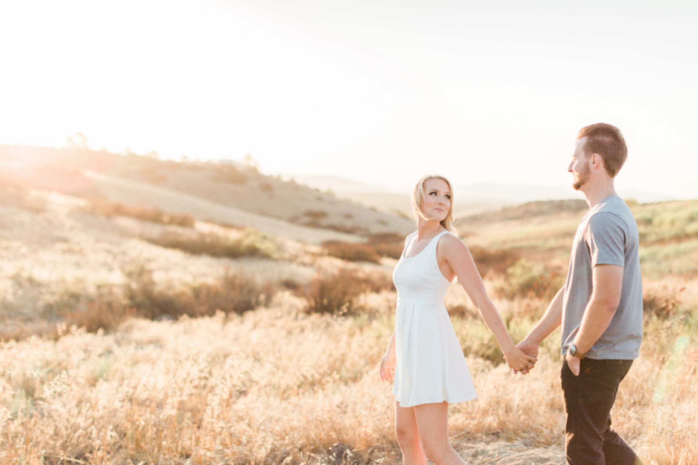 engagement pictures, couple poses, Sunfilled California Engagement Session
