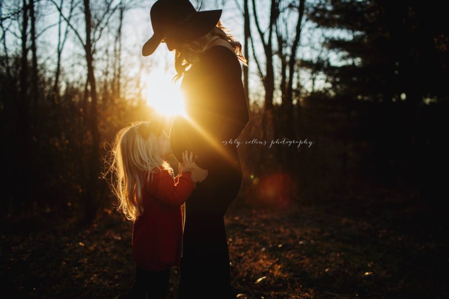 mother daughter maternity pictures, the daily story