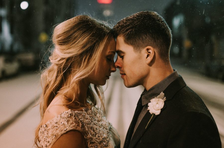 wedding pictures in the snow, daily fan favorite