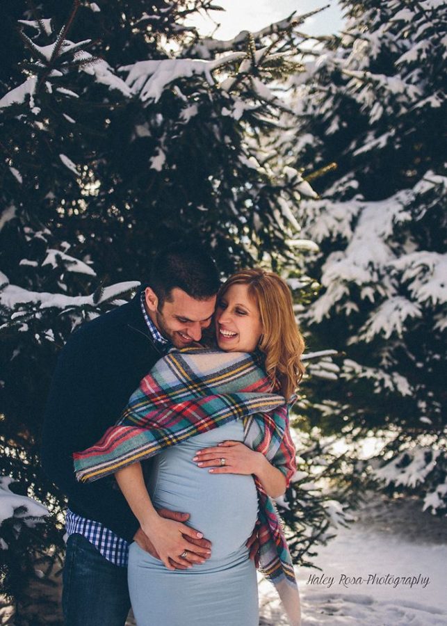 winter maternity pictures, the daily story