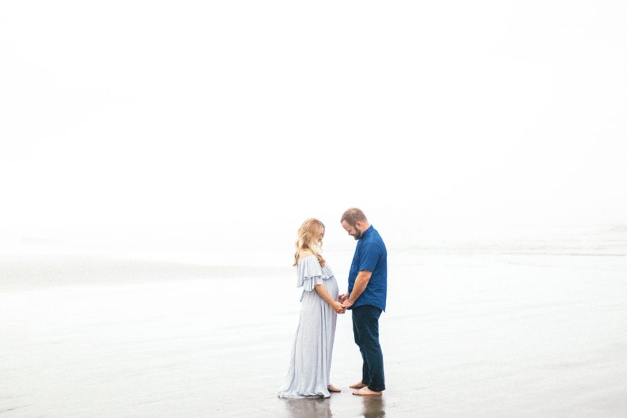 couple beach maternity pictures, Ruby Beach Intimate Maternity Pictures in Washington