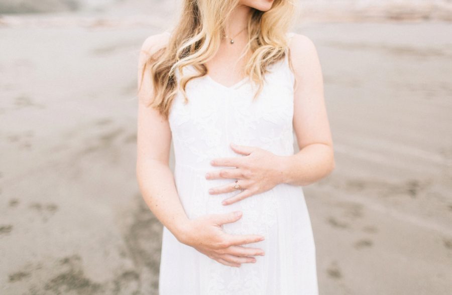 up close maternity poses, Ruby Beach Intimate Maternity Pictures in Washington